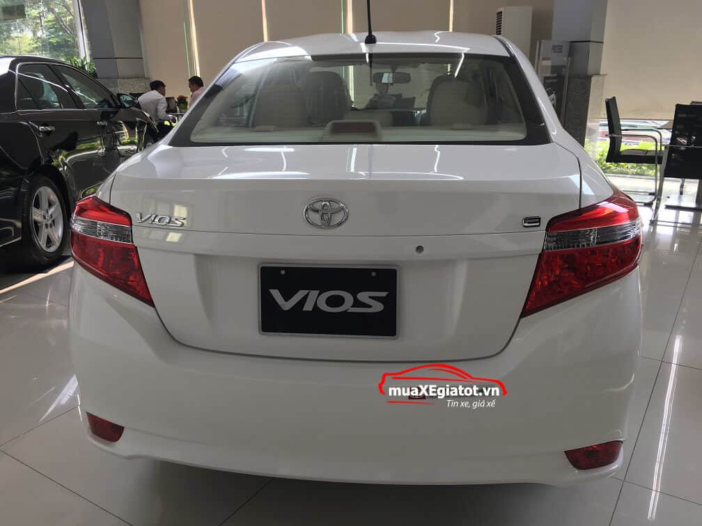 Toyota Vios 2017 nhìn từ đuôi xe