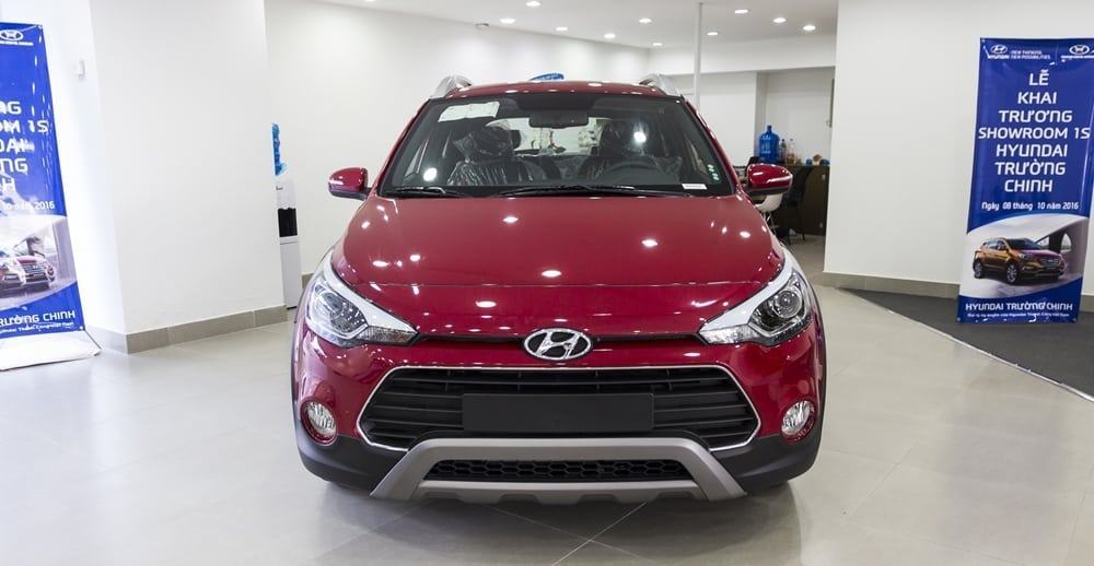 Giá xe Hyundai i20 active 2018 (Đầu xe)