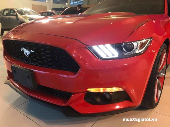 Chi tiết xe Ford Mustang 2022 kèm giá bán (08/2022)