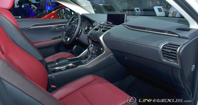 Lexus NX 300 2018 : Hàng ghế trướ