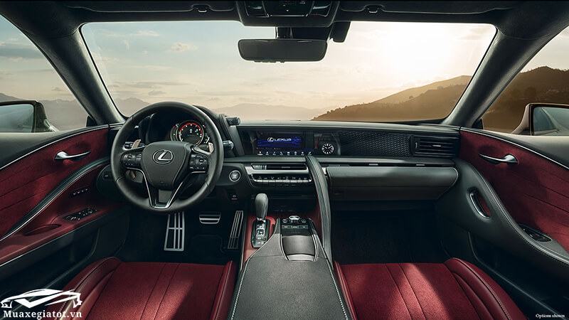 Lexus LC500 2018 sử dụng nhiều đường cong mềm mại, lượn sóng tạo cảm xúc riêng cho hành khách.
