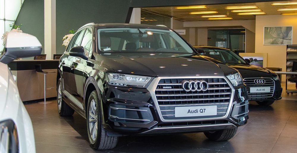 Audi Q7 2019 đang được giảm giá lên tới 300 triệu đồng