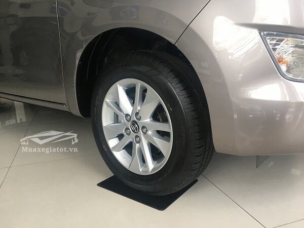 Toyota Innova 2.0G số tự động 2018 (Mâm xe)