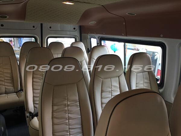 trang bị ghế da êm ái trên xe ford transit 2018 - 2019