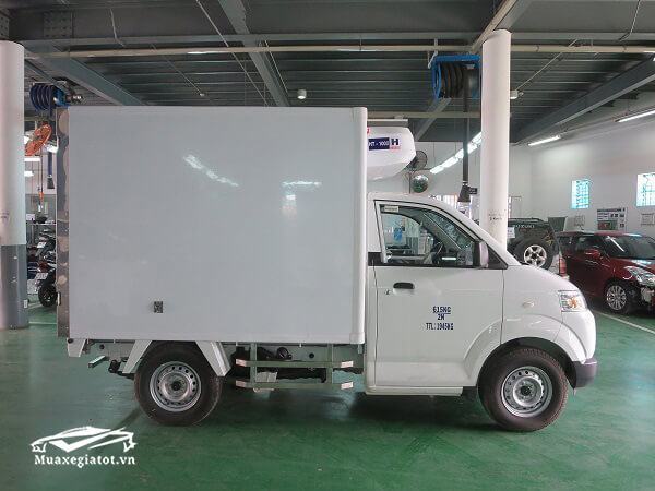 Giá xe tải Suzuki 750kg Super Carry Pro thùng đông lạnh
