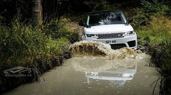 Range Rover có khả năng lội nước lên tới 900mm