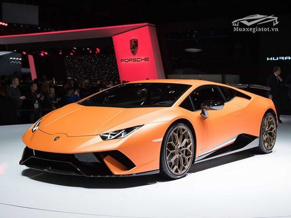 Giá Lamborghini Huracan Performante