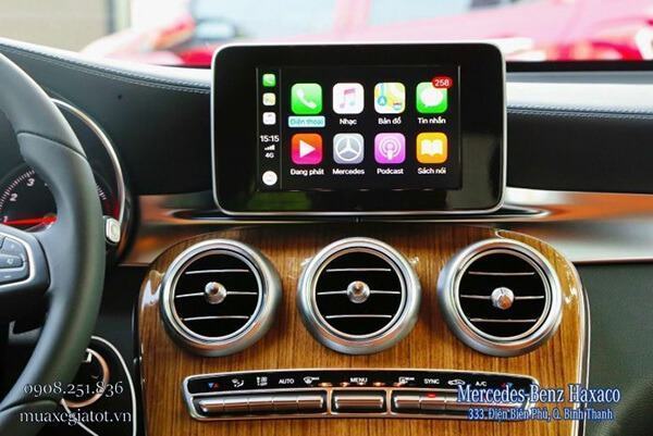Hệ thống giải trí tích hợp hệ thống Apple Carplay và auto android giúp những quãng đường dài trở nên nhẹ nhàng hơn
