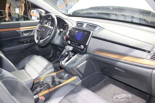 Nội thất xe Honda CRV 2019 được bọc da, sơn vân gỗ sang trọng