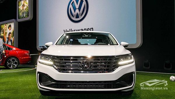 Volkswagen Passat 2020 vừa chính thức ra mắt với thiết kế lột xác ở cả trong và ngoài