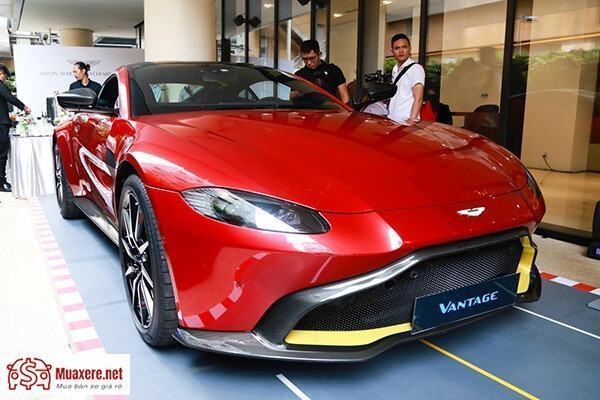 Aston Martin Vantage V8 chính hãng vừa được ra mắt tại Việt Nam