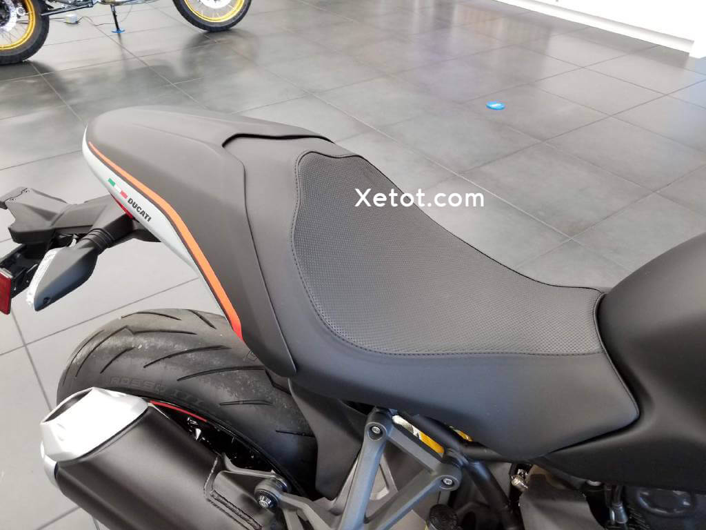 Ducati-Monster-821-Stealth-2019-2020-Xetot-com-11