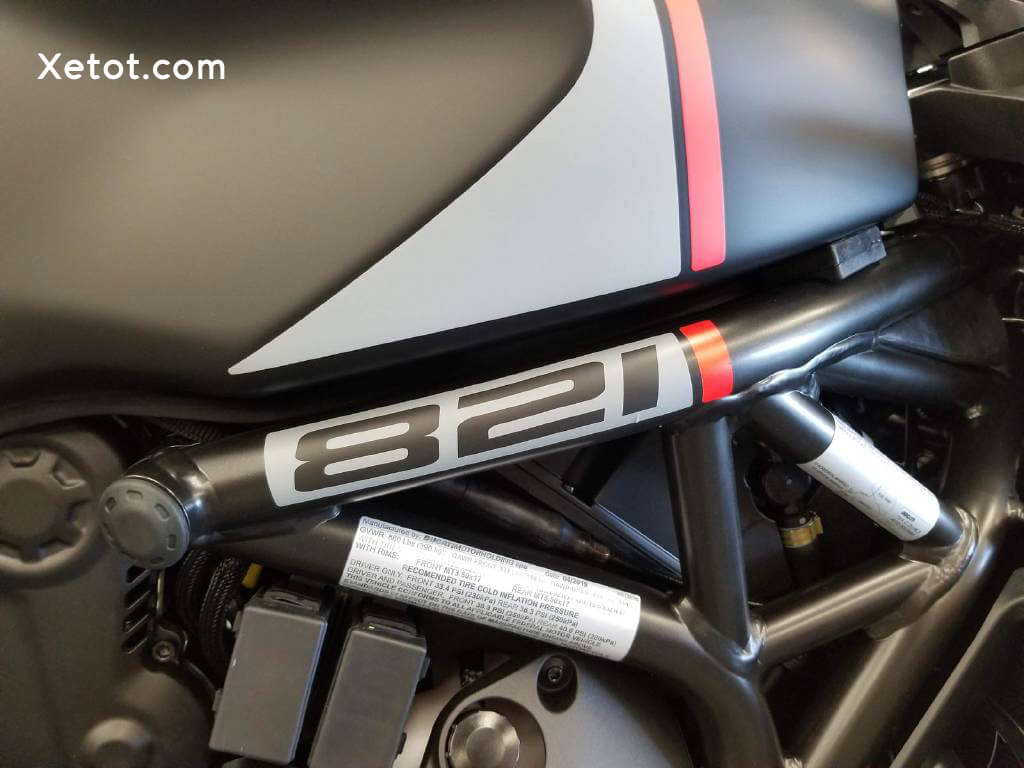 Ducati-Monster-821-Stealth-2019-2020-Xetot-com-24