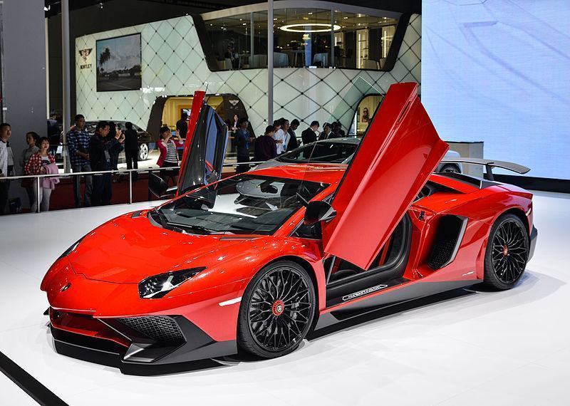 800px-Lamborghini_Aventador_LP_750-4_Super_VELOCE_ (17166321410)