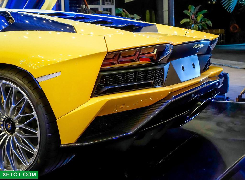 Cảm giác lái Lamborghini Aventador S 2020 Tại Việt Nam