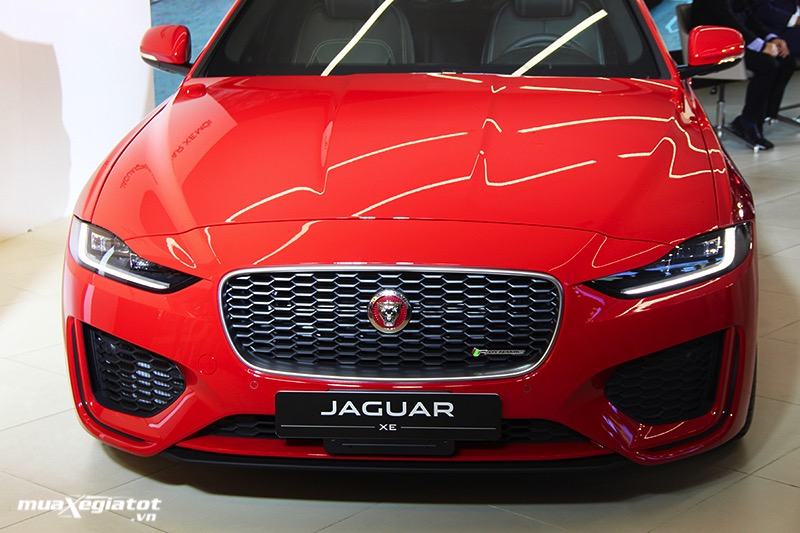 dau-xe-jaguar-XE-2020-2021-muaxegiatot-vn
