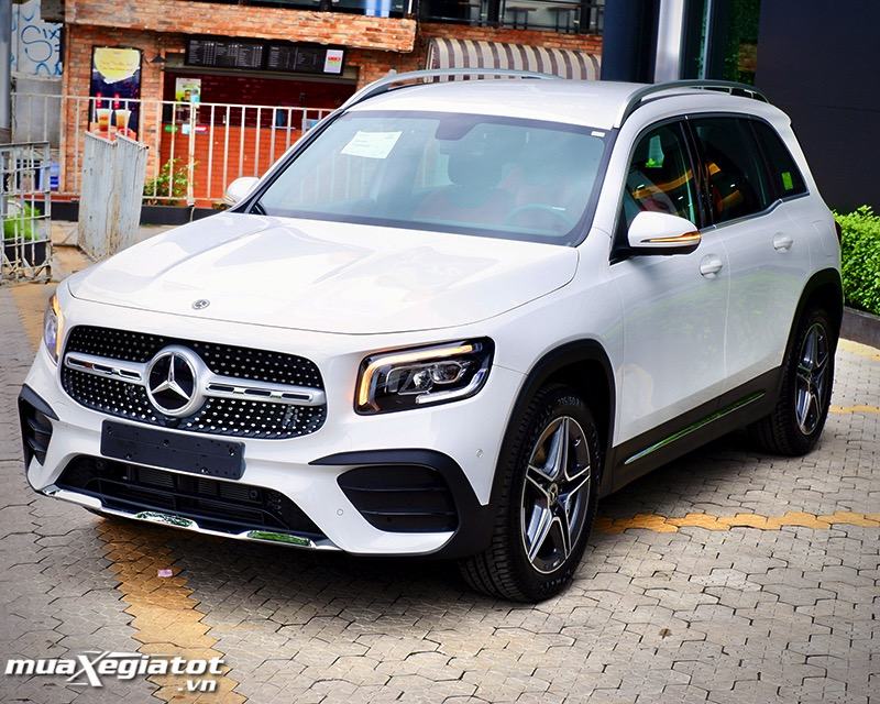 The New MercedesBenz GLB 200 AMG  Cars and Coffee Singapore