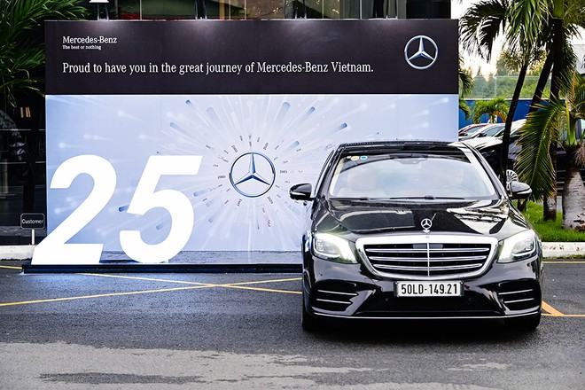 Mercedes-Benz đã có những cột mốc đáng nhớ tại Việt Nam trong 25 năm hoạt động