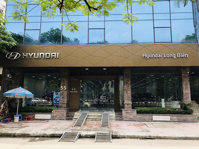 Showroom-Hyundai-Long-Biên-Muaxegiatot-vn