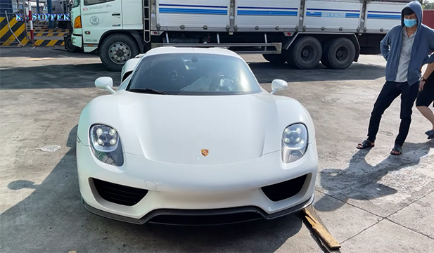 Siêu xe Porsche 918 Spyder triệu đô bất ngờ xuất hiện tại Tây Ninh