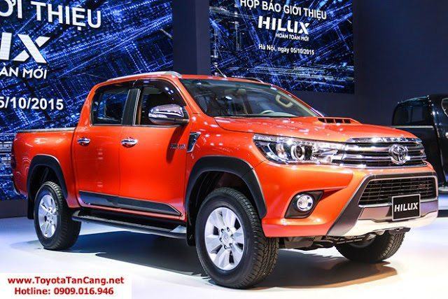 Toyota Hilux nhập khẩu từ Thái Lan 