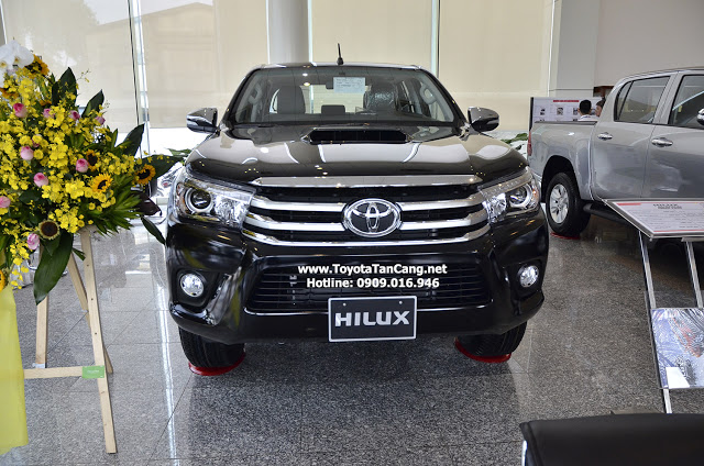 Hilux 2016 AT mang thông điệp "khẳng định bản lĩnh chinh phục" của Toyota