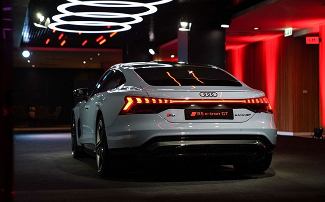 xe Audi e-tron GT 2022