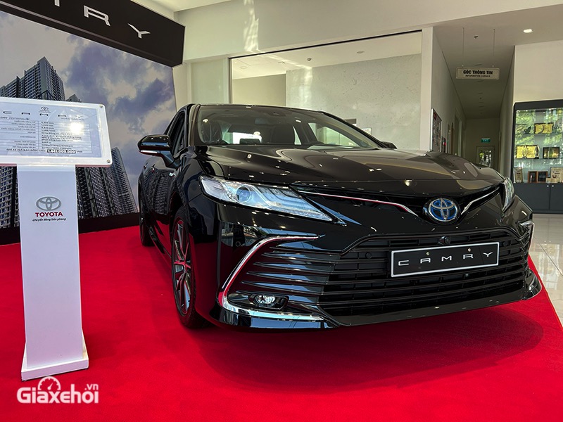 Toyota Camry 2022 về Việt Nam với động cơ mới giá từ 105 tỷ đồng  Báo  Dân trí