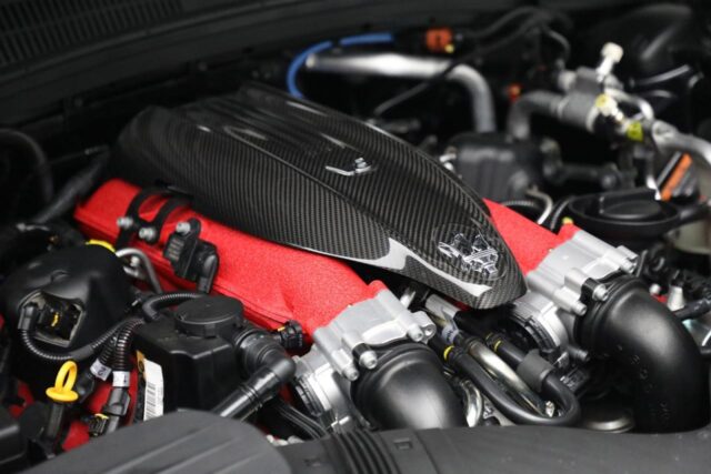 Động cơ V8 tăng áp kép có công suất mạnh mẽ