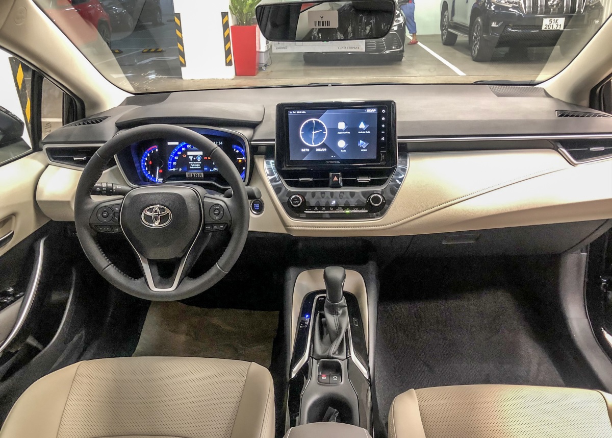 Đánh giá Toyota Corolla Altis 1.8HEV 2022 (hybrid): Dễ thành “trùm” công nghệ trong phân khúc