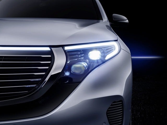 Đèn pha LED của Mercedes-Benz EQC 2022.