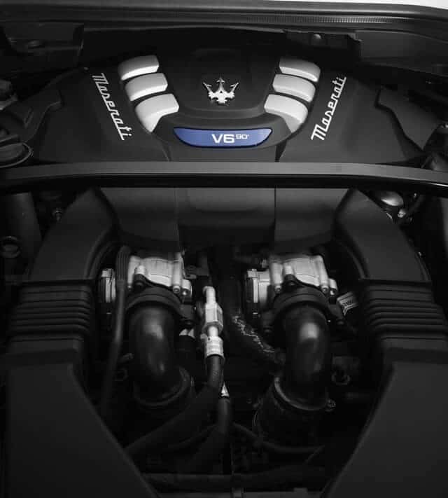 Động cơ V6 hiệu suất mạnh mẽ