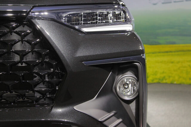Hệ thống đèn chiếu sáng trên Toyota Veloz 2022.