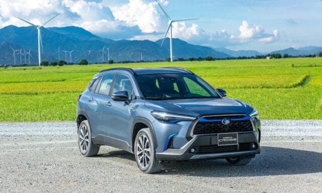 Toyota Corolla Cross là xe Hybrid nên có mức tiêu thụ nhiên liệu tiết kiệm.