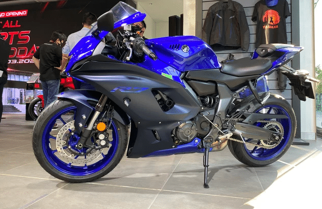 Yamaha YZF-R7 có 2 tùy chọn màu sắc.