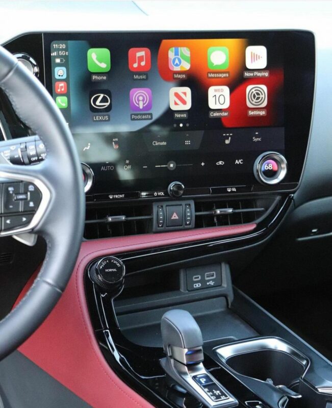 Lexus NX 350h 2022 có màn hình 14 inch.