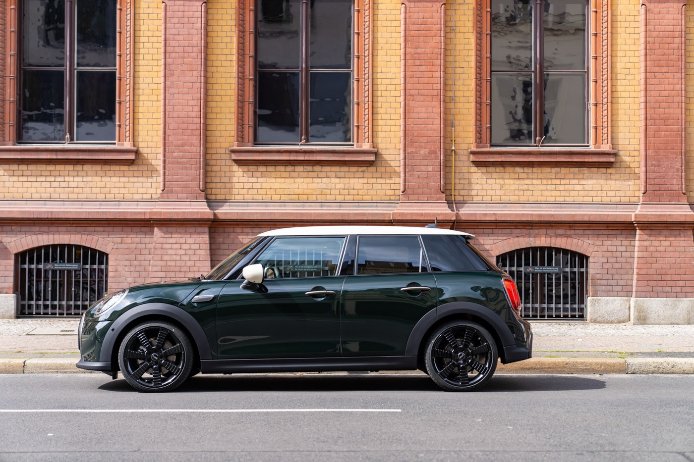 chi tiet xe mini cooper 5 door resolute edition giaxehoi vn 5