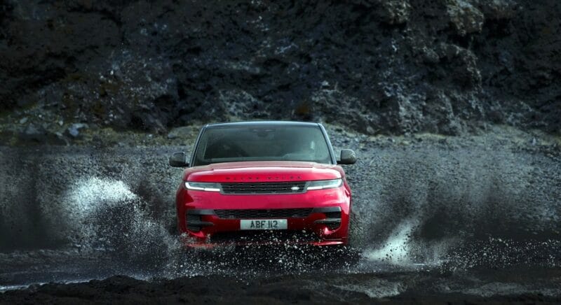 Khả năng lội nước đỉnh cao của Range Rover Sport 2023 mới