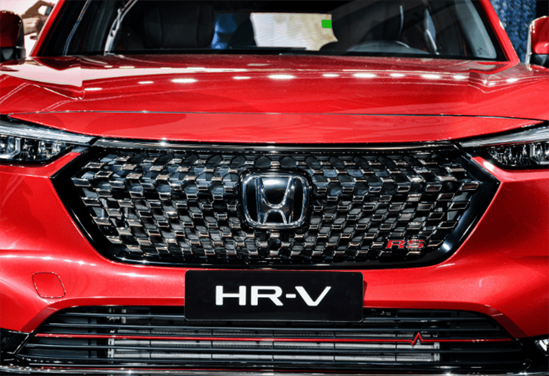 Honda HR-V 2022 có lưới tản nhiệt kim cương.
