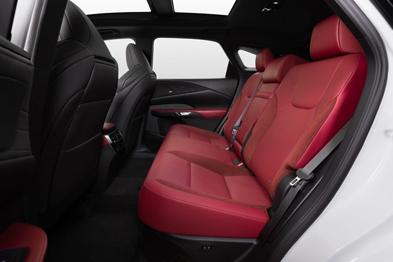 Lexus RX 2023 có không gian rộng rãi.