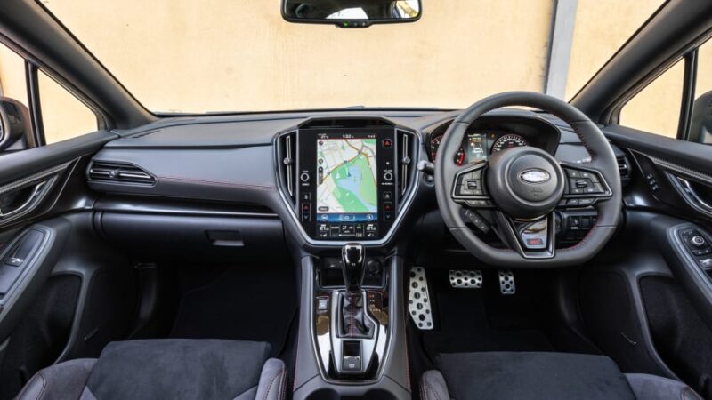 Nội thất xe Subaru WRX 2022-2023 - Tập trung vào trải nghiệm lái