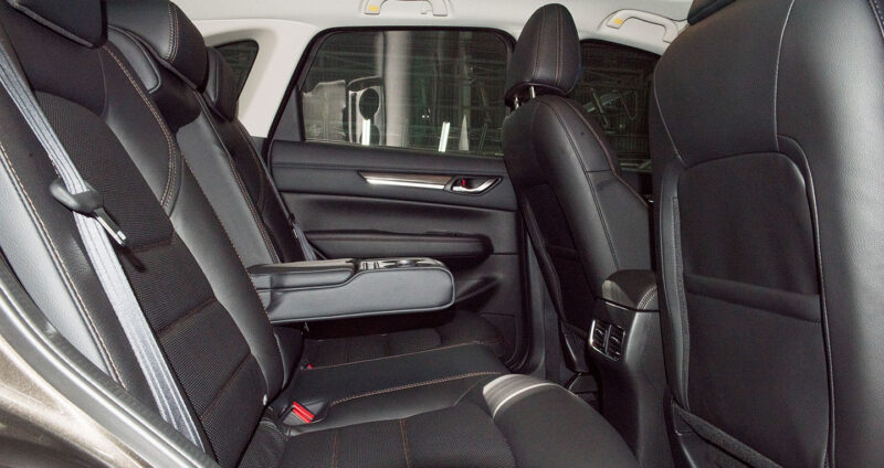 Mazda CX-5 có không gian hành khách tương đối tốt.