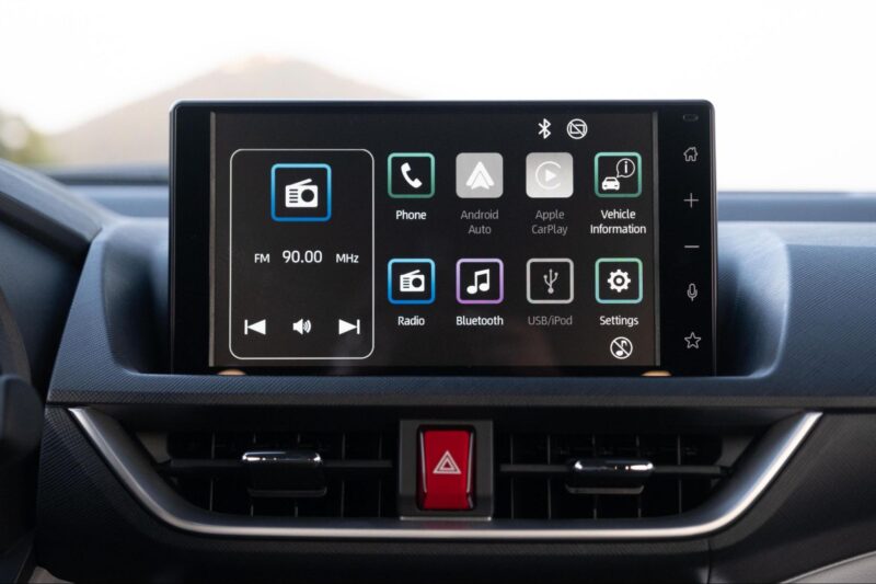 Toyota Veloz Cross 2022 sở hữu màn hình 9 inch đặt nổi.