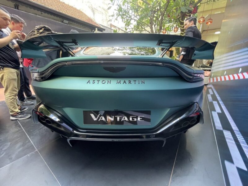 Aston Martin Vantage F1 Edition 1 1024x768 1