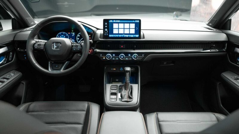 Honda CR-V 2023 với nội thất lịch lãm.