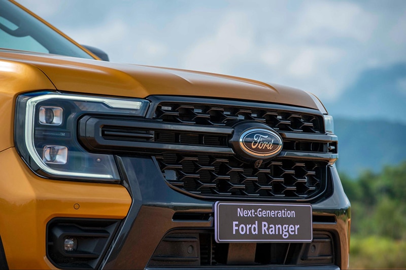 Ford Ranger Wildtrak 2.0L AT 4x4 2023 với đầu mới.