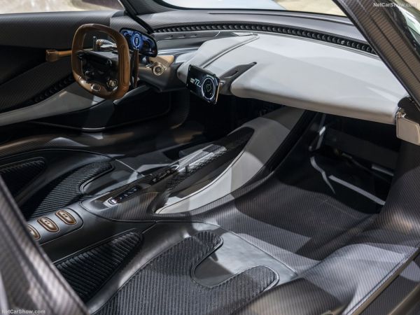 Aston Martin Valhalla 2023 với nội thất nhiều carbon.