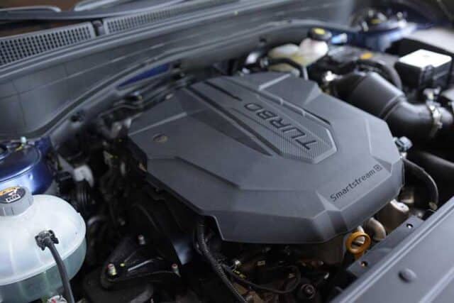 Hyundai Santa Fe có 2 tùy chọn động cơ.