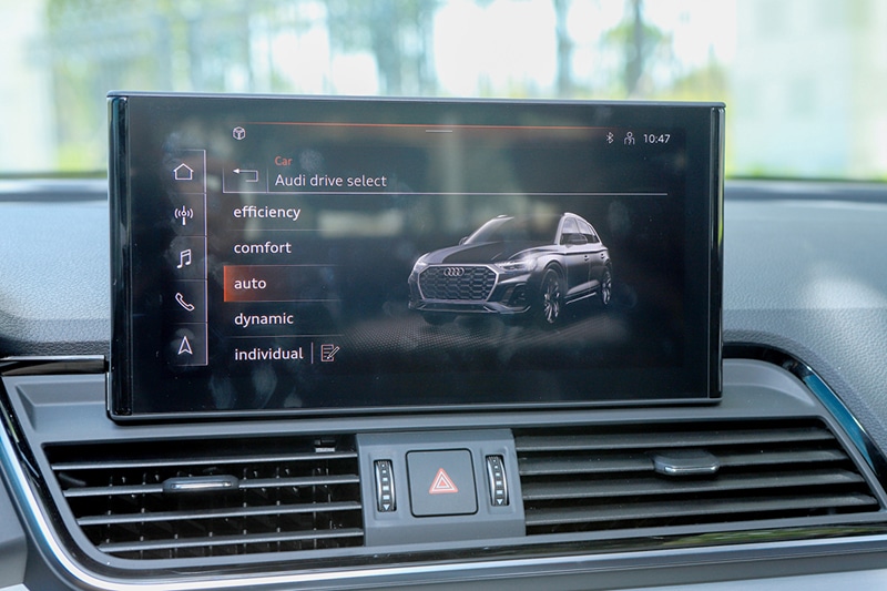 Audi Q5 2023 có màn hình cỡ lớn.