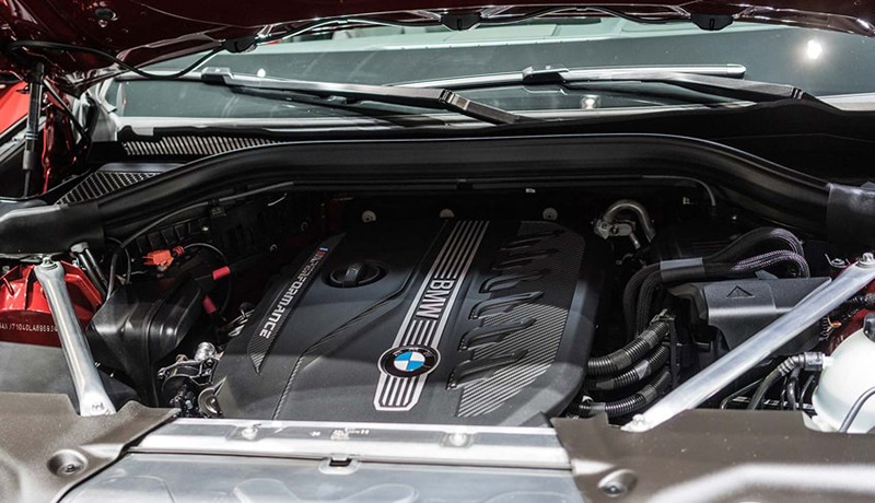 BMW X4 2023 sở hữu động cơ mạnh mẽ.